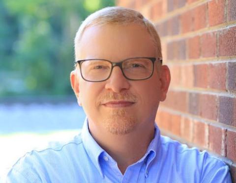 Carson Dean is the founder and lead consultant.